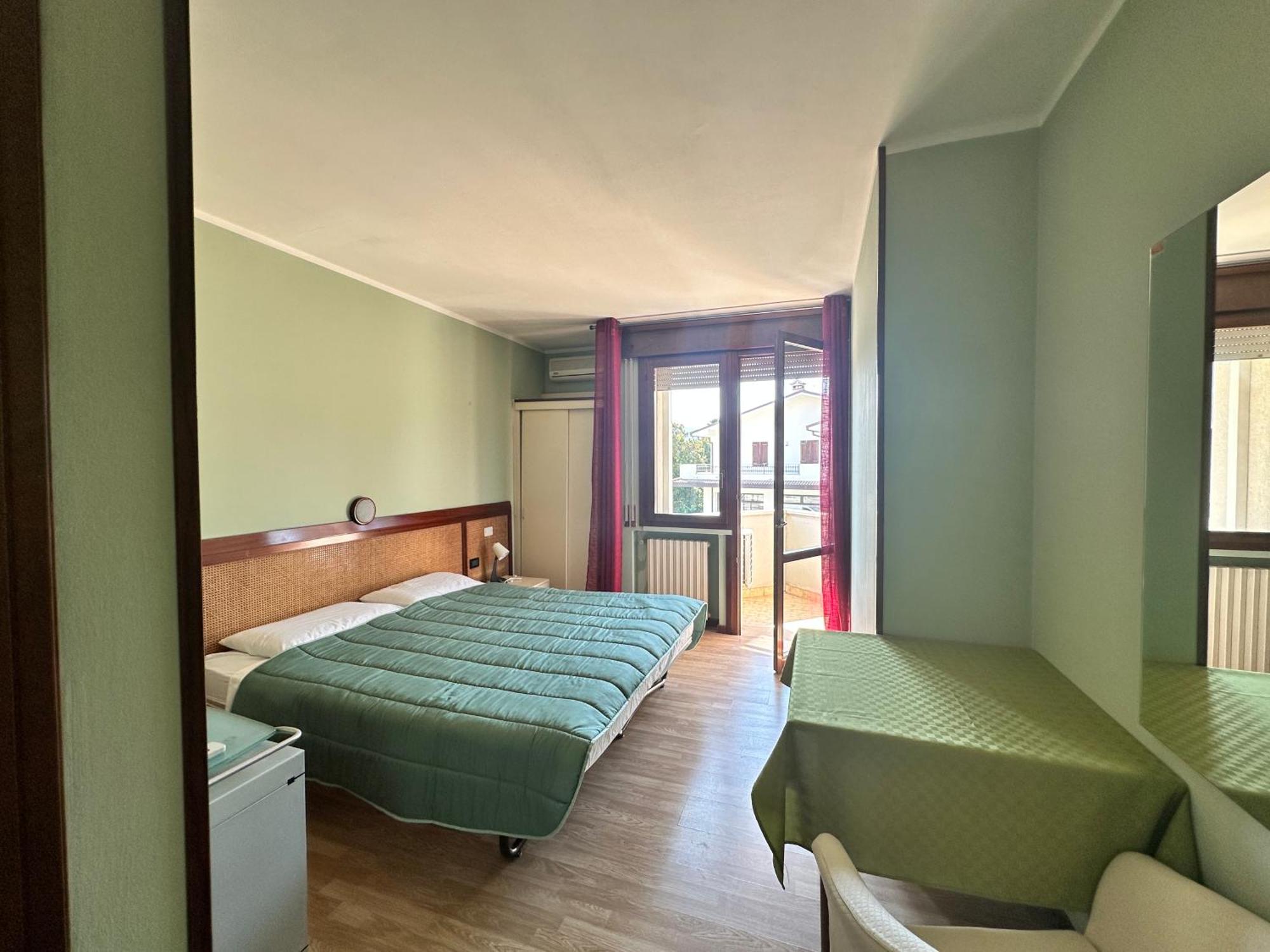 Hotel Battaglia Батталья-Терме Экстерьер фото