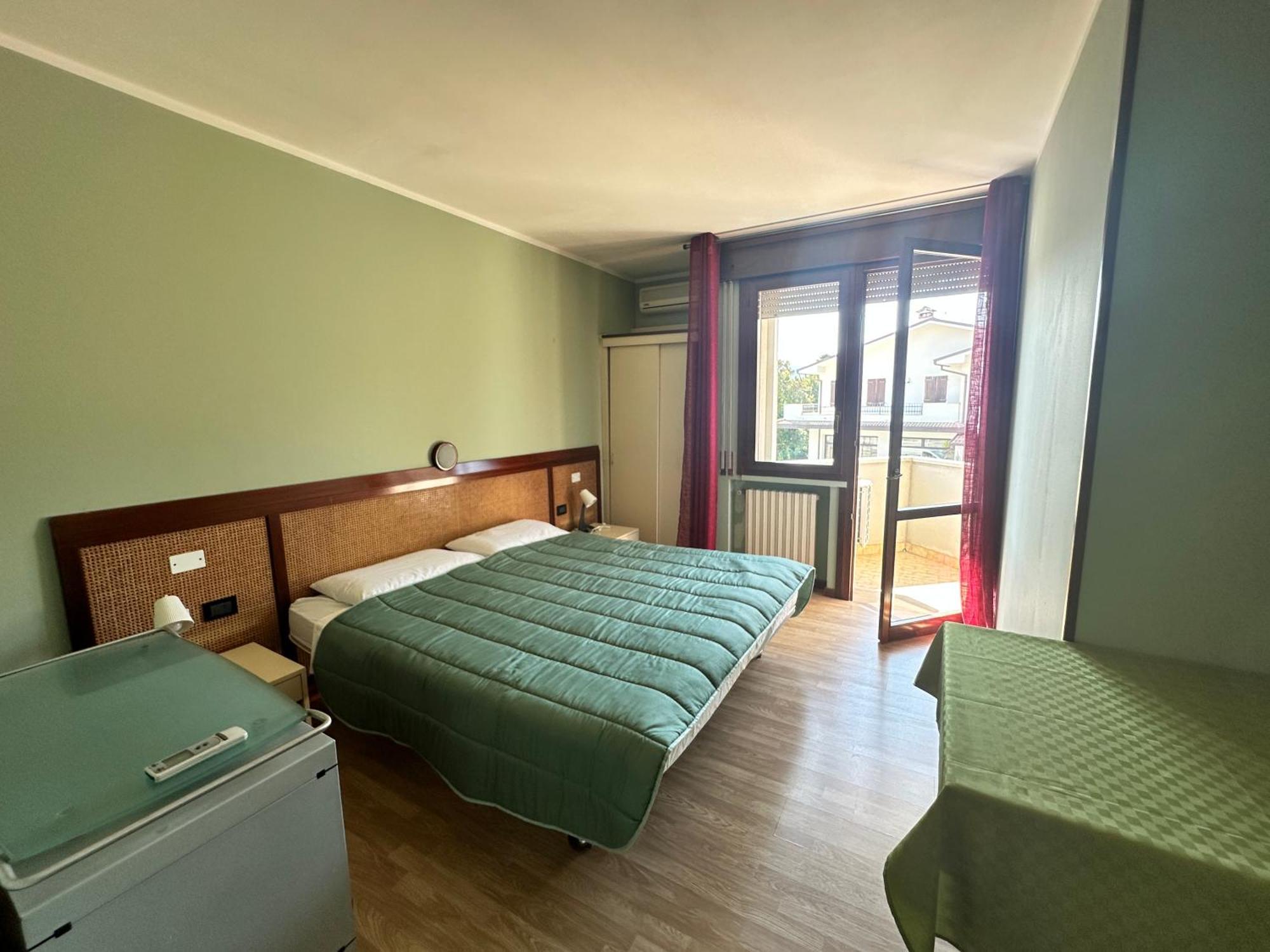 Hotel Battaglia Батталья-Терме Экстерьер фото