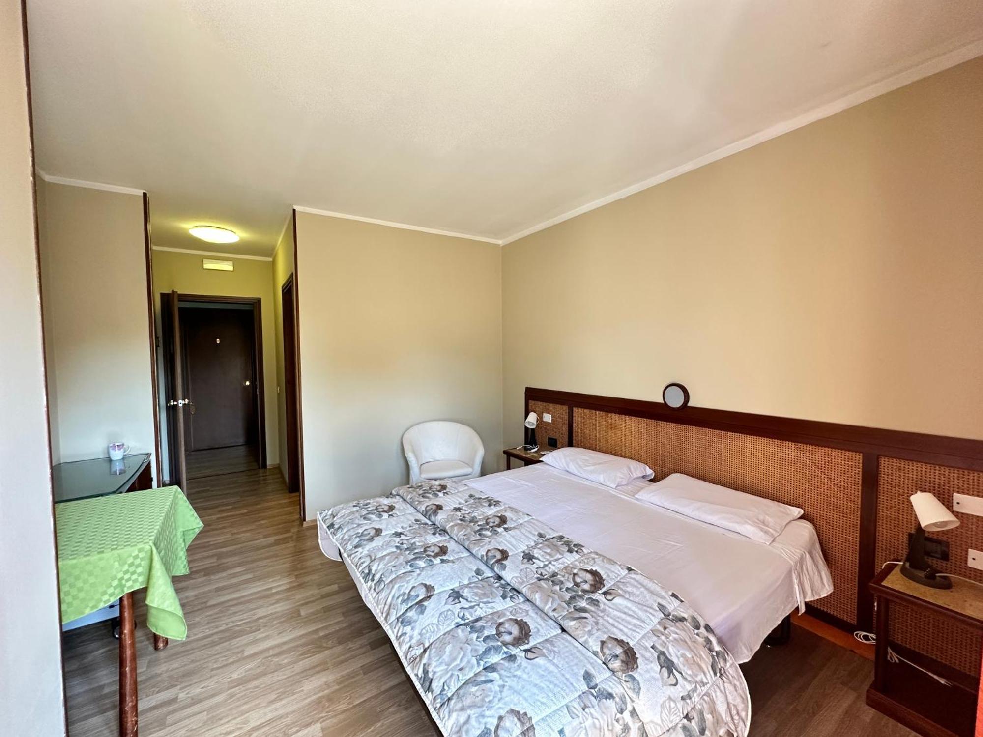 Hotel Battaglia Батталья-Терме Экстерьер фото